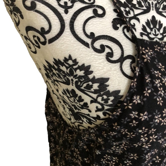 Aritzia Floral Tank top - Picture 4 of 6